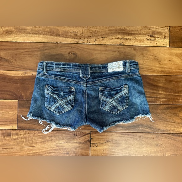 O’Neill Low Rise Denim Cutoff Shorts Size 7 - Picture 6 of 6